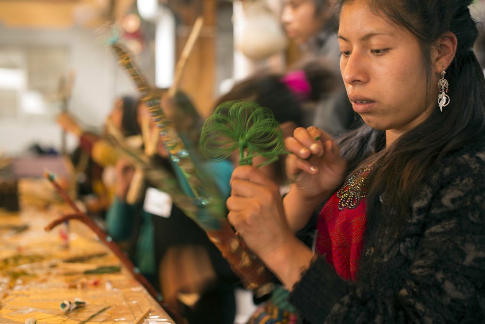 Migrant girls and women participate in indigenous artistic courses in Fray Matías de Cordova’s T´ja Xuj Center.