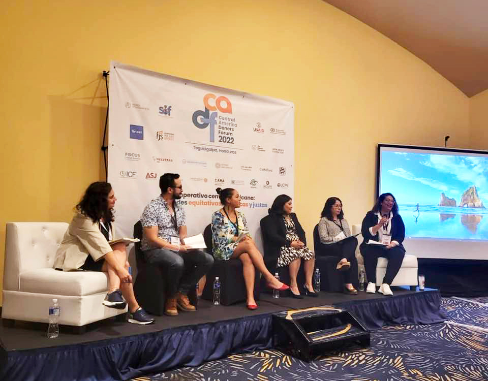 Diana Campos, Research Projects Manager at CAMY Fund, and Rodrigo Barraza, GFC´s Americas Co-Director, presenting the results of the "Disruptive Youth-Led Movements" research during the Central America Donors Forum (CADF), Honduras, October 2022