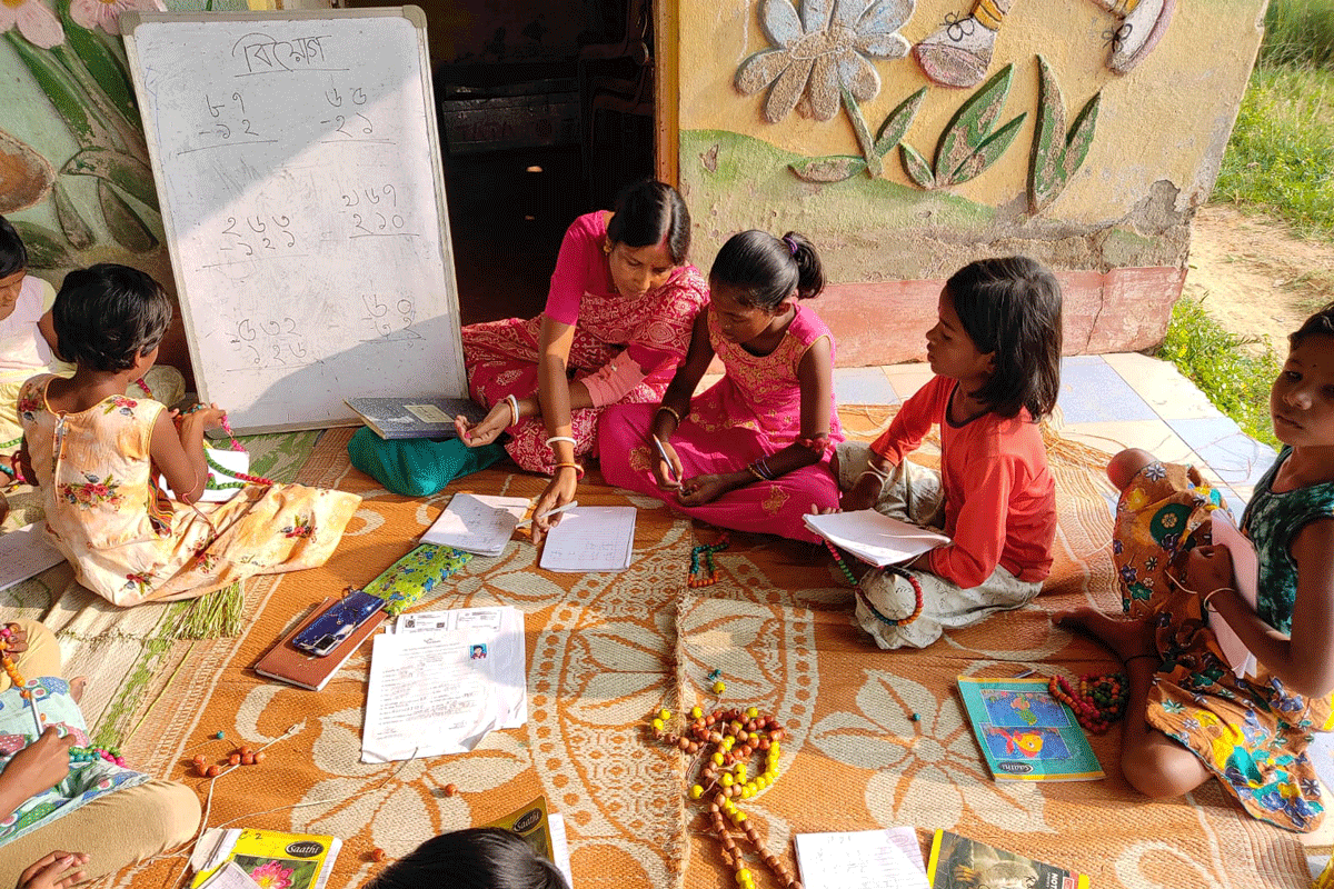 Children learning 